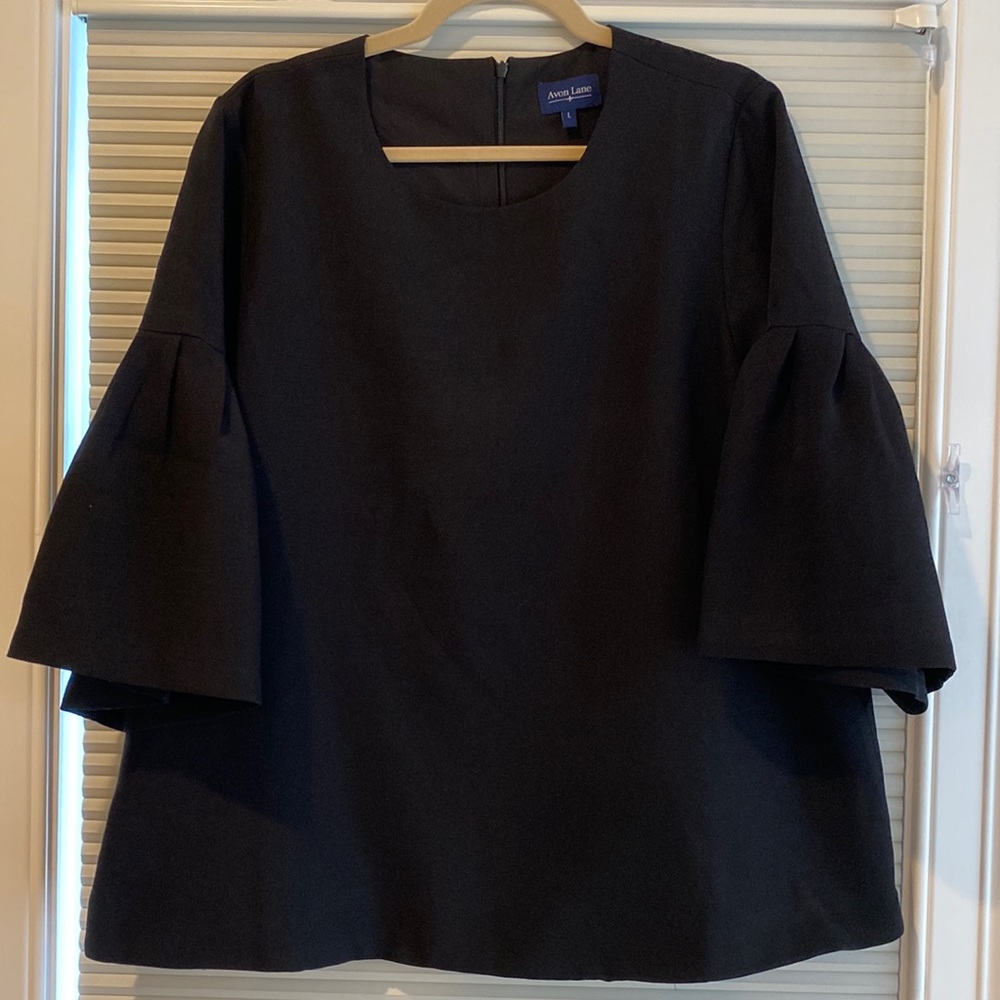 NWOT Tuckernuck Flounce Sleeve Top